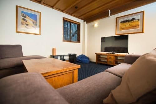 Three-Bedroom Apartment with Private Bathroom