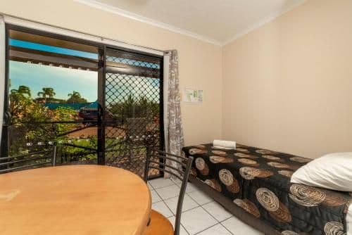 Bungalow - Water Front (3 Guests)