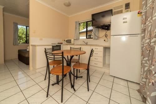 Bungalow - Water Front (3 Guests)
