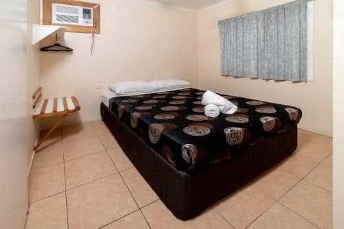 Bungalow - Water Front (4 Guests)