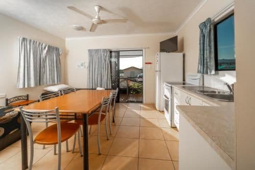 Bungalow - Water Front (4 Guests)