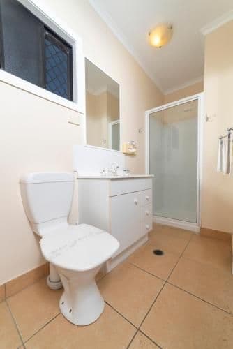 Bungalow - Water Front (5 Guests)