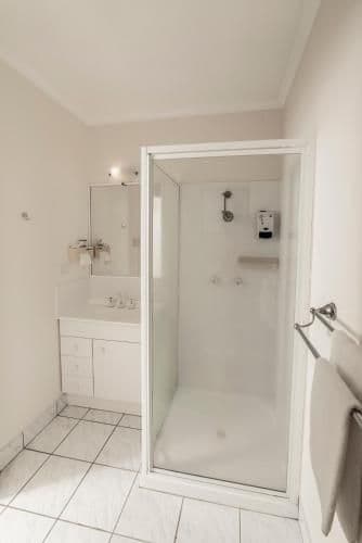 Double or Twin Motel Room - Water Front