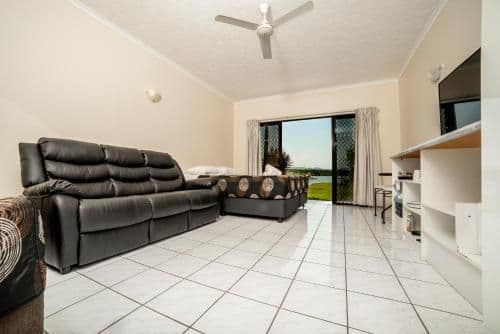 Double or Twin Motel Room - Water Front