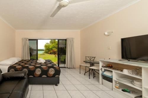 Double or Twin Motel Room - Water Front