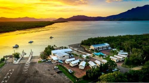 Double or Twin Motel Room - Water Front