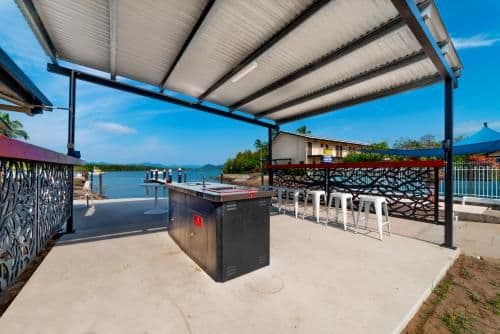 Double or Twin Motel Room - Water Front