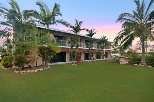 Double or Twin Motel Room - Water Front