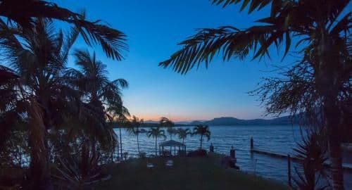 Double or Twin Motel Room - Water Front