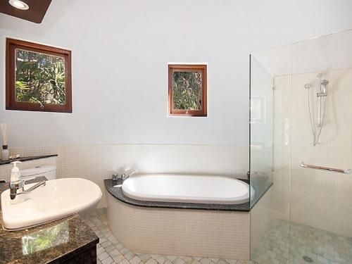 2/9 Marine Parade, Wategos Beach - Beachbound4