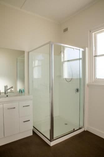 Three Bedroom Cottage - Light Keepers