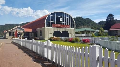 Mt Lyell Motor Inn4