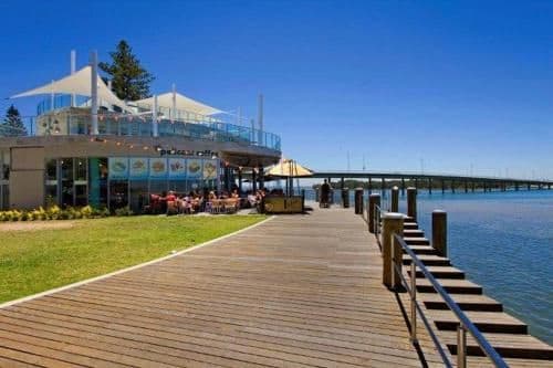 Lakeview Waterfront Apartment
