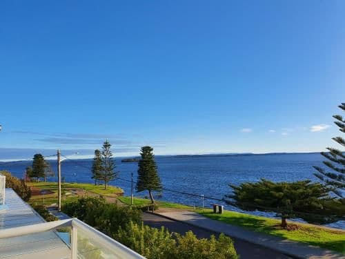 Lakeview Waterfront Apartment