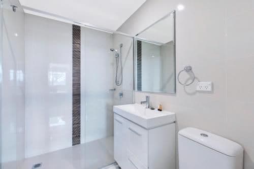 Lakeview Waterfront Apartment