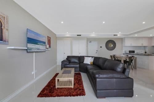 Lakeview Waterfront Apartment