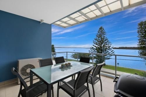 Lakeside Waterfront Apartment The Entrance (Lakeside Waterfront Apartment 18 The Entrance)0