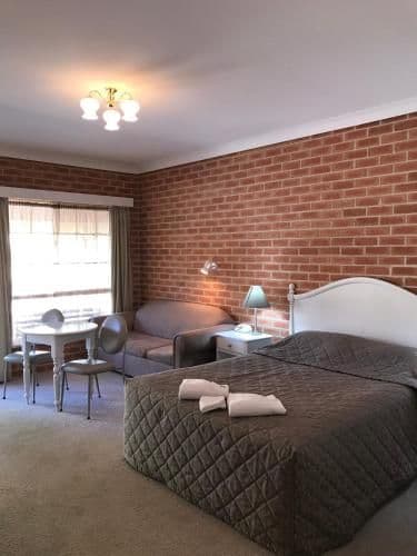 Deluxe Queen Room