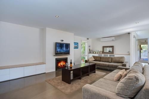 Portsea Place0