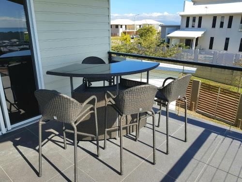 Modern Luxury Ocean Views3