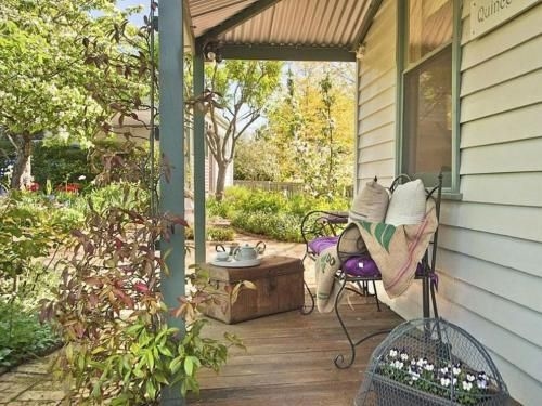 Quince Cottage1