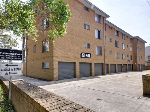 8 'Kiah' , 53 Victoria Parade - stunning water views, WIFI & Air Con4
