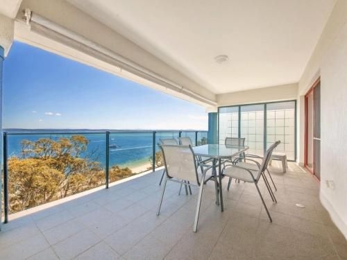 12 'Le Vogue', 16 Magnus St - Sensational Water Views, Lift, Pool & Tennis Court1