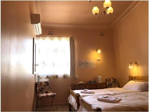 Economy Twin Room with Shared Bathroom