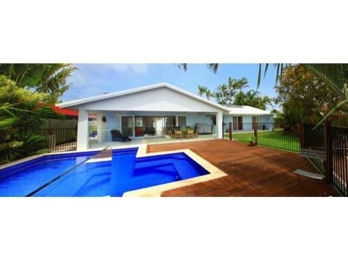 Balyarta 38 - 4 BDRM Canal Home with Pool0
