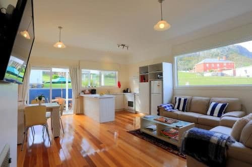 Two-Bedroom Cottage - 5 Main Road