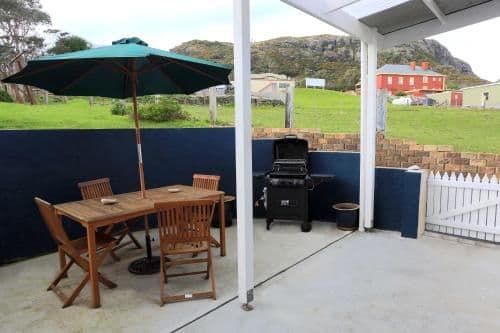 Two-Bedroom Cottage - 5 Main Road