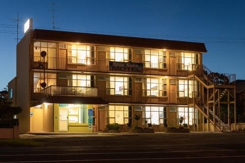 บลูซี โมเต็ล (Blue Seas Motel)2