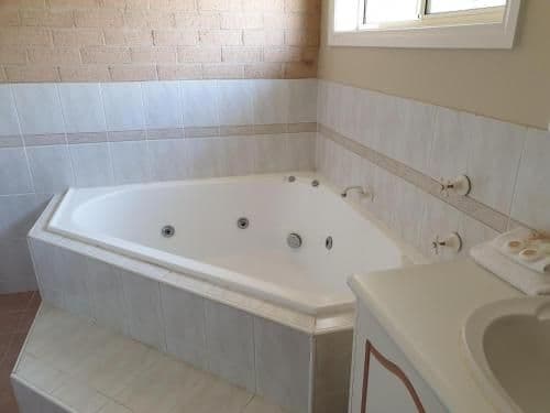 Suite with Spa Bath