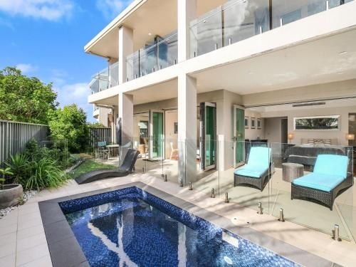 Infinity #4 - 4/18-20 The Scenic Highway, Terrigal3