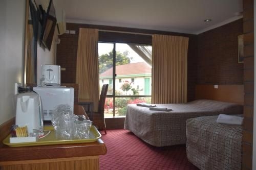 Valley Views Motel & Chalets1