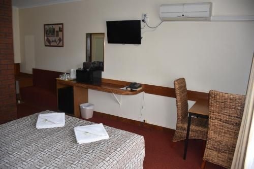 Valley Views Motel & Chalets3