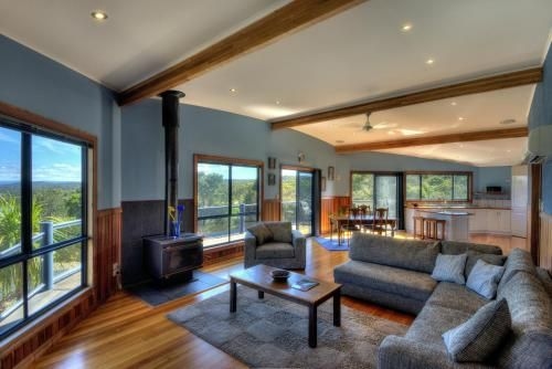 Mayakitana - Overlooking the golf course0