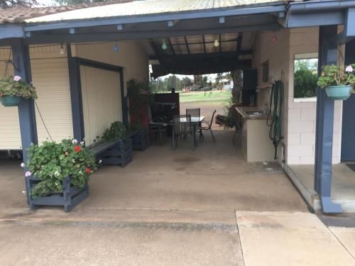 Peppercorn motor inn1