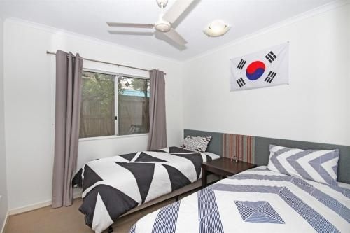 Unit 2 'Sea Breeze Villas', Coolum Beach (Unit 2, Sea Breeze Villas- 39 First Avenue Coolum - WIFI, 400 Bond)3