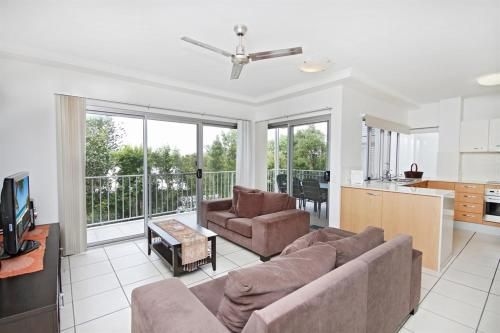 Unit 2 'Sea Breeze Villas', Coolum Beach (Unit 2, Sea Breeze Villas- 39 First Avenue Coolum - WIFI, 400 Bond)2