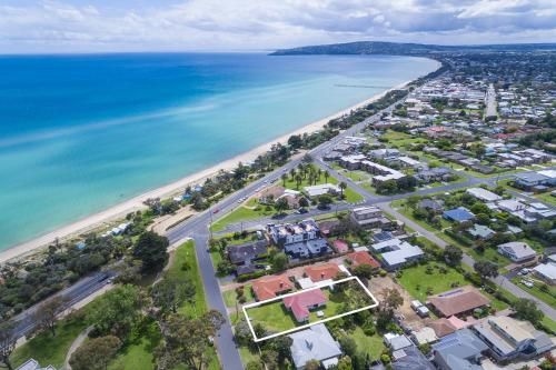 Soleil Sur La Mer - Dromana Beach0