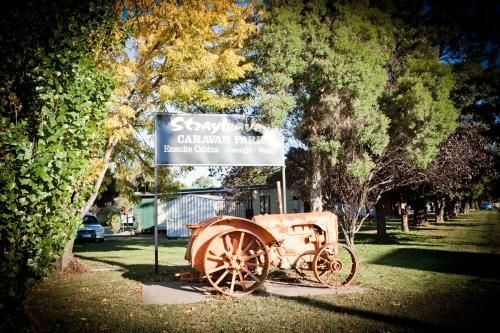 Strayleaves Caravan Park0