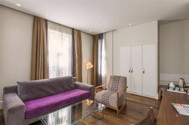 FAMILY ROOM STANDARD