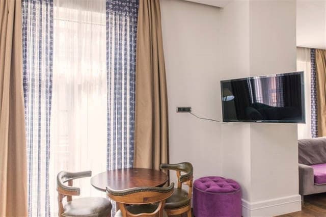 FAMILY ROOM STANDARD