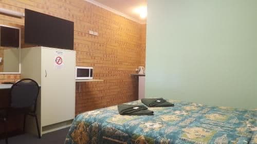 Queen Room - Disability Access/Non-Smoking