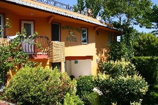 Mandal-Inn Hotel1