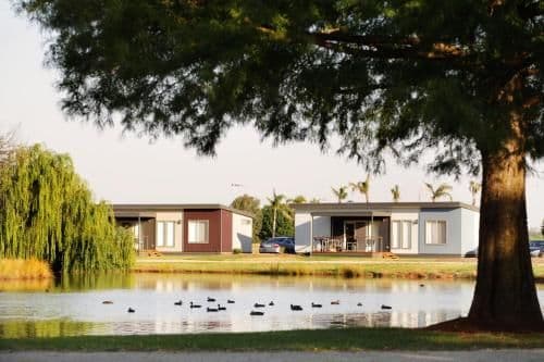 Cabin with Lake View