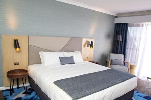 Roadside King Suite Club-Facing