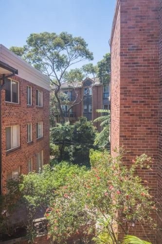 Rustic Hardwood 2 Bedroom Apartment in Randwick4