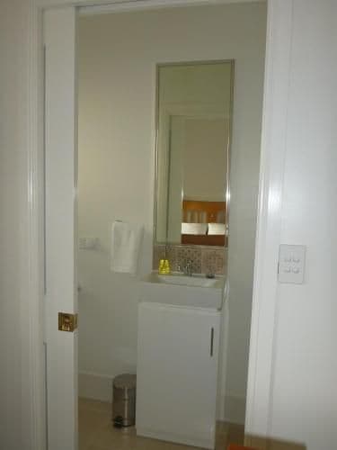 Queen Room with En Suite Bathroom
